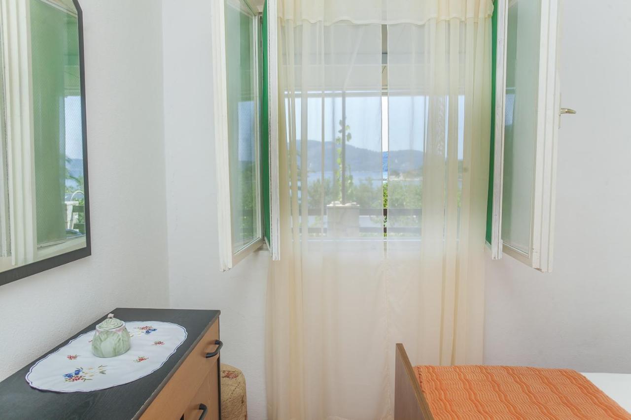 Holiday Home Neda Вела-Лука Экстерьер фото