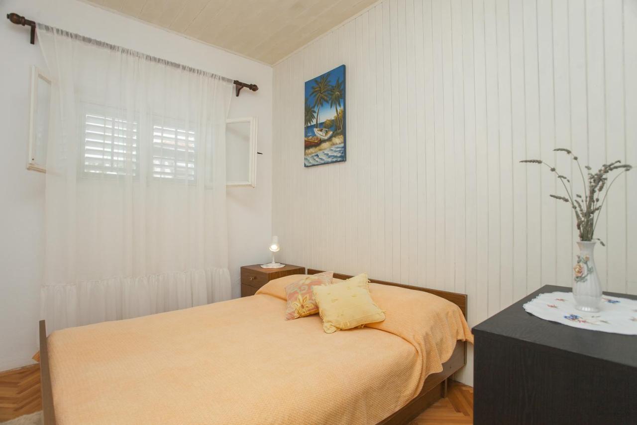 Holiday Home Neda Вела-Лука Экстерьер фото