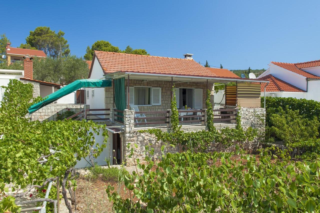 Holiday Home Neda Вела-Лука Экстерьер фото