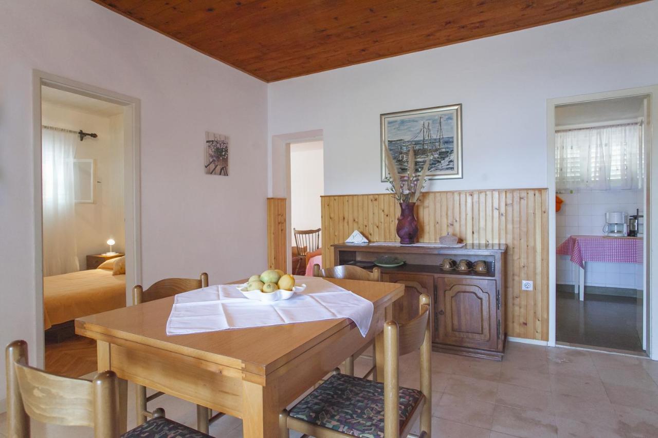 Holiday Home Neda Вела-Лука Экстерьер фото