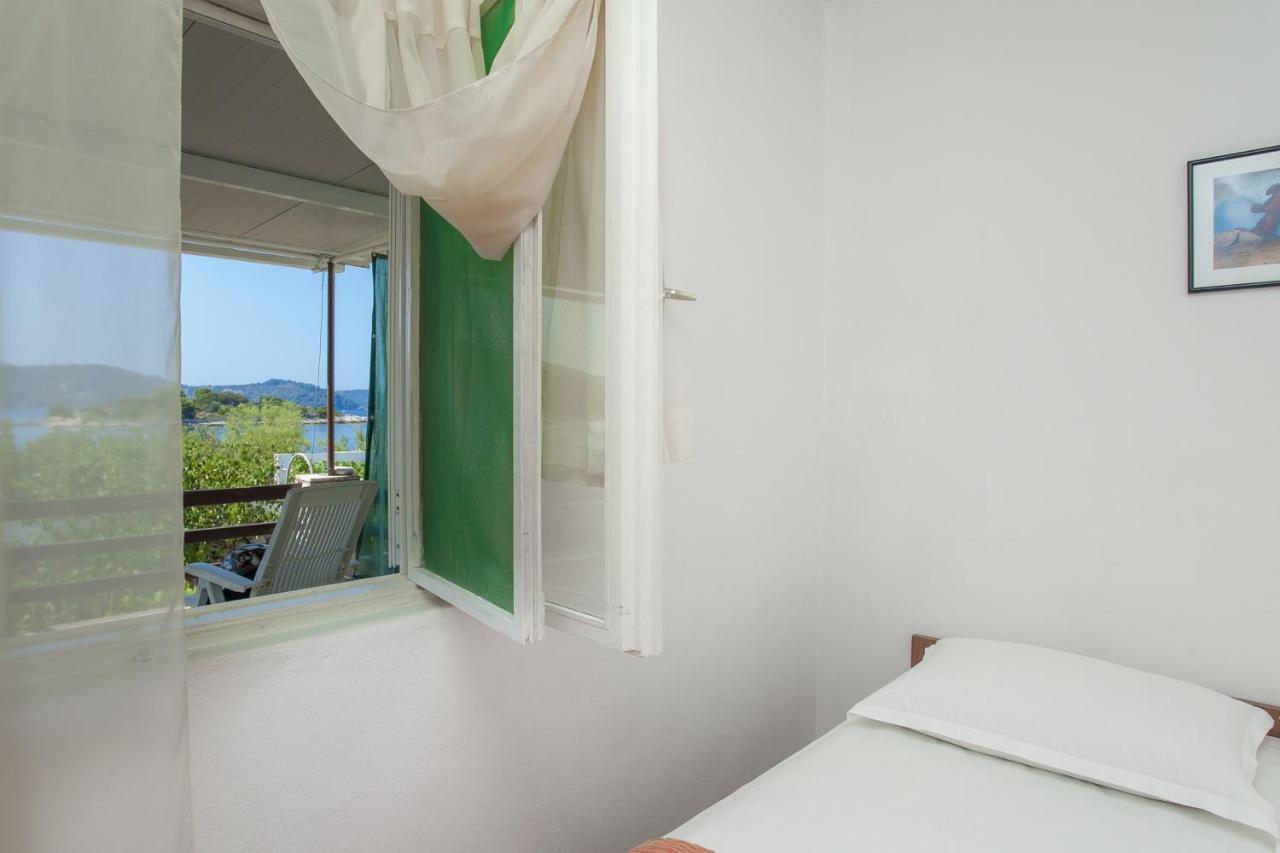 Holiday Home Neda Вела-Лука Экстерьер фото